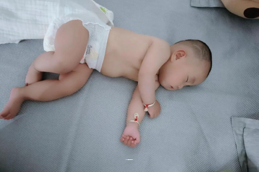 邹城宝宝积食发烧怎么处理